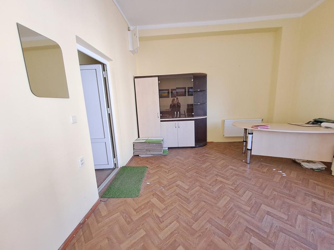 Long term rent commercial property Tekstylna Street 12