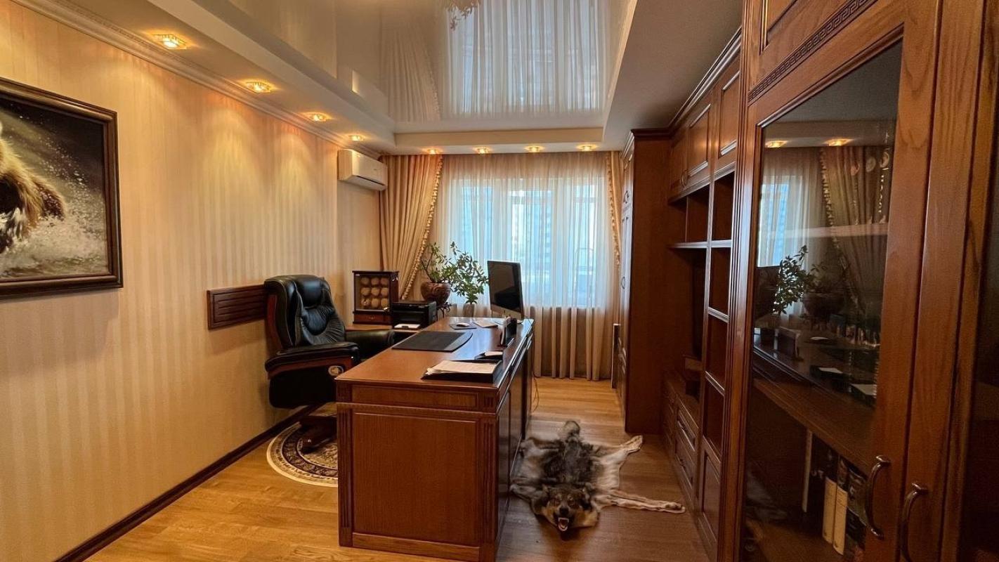 Sale 5 bedroom-(s) apartment 250 sq. m., Dehtiarivska Street 25А