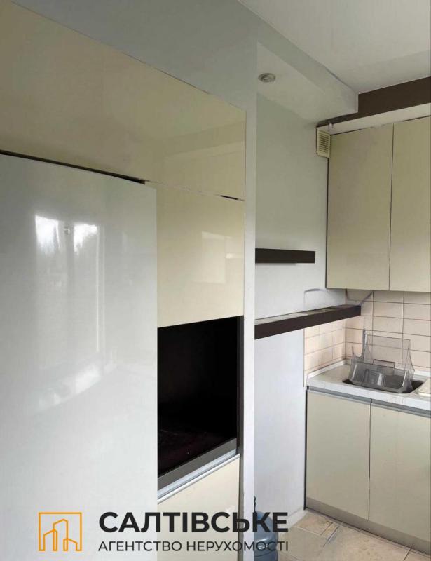 Sale 4 bedroom-(s) apartment 68 sq. m., Traktorobudivnykiv Avenue 107б