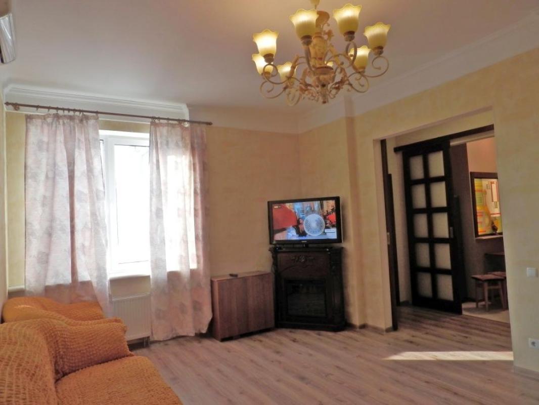Long term rent 2 bedroom-(s) apartment Kyrylo-Mefodiivska Street 2