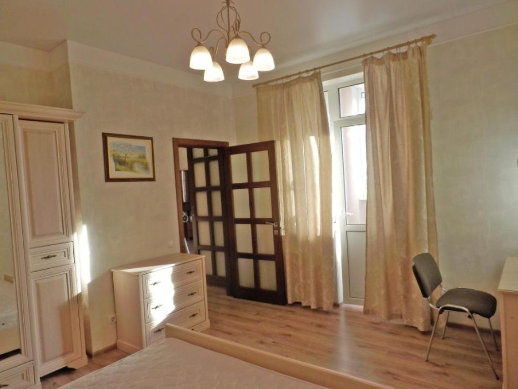 Long term rent 2 bedroom-(s) apartment Kyrylo-Mefodiivska Street 2