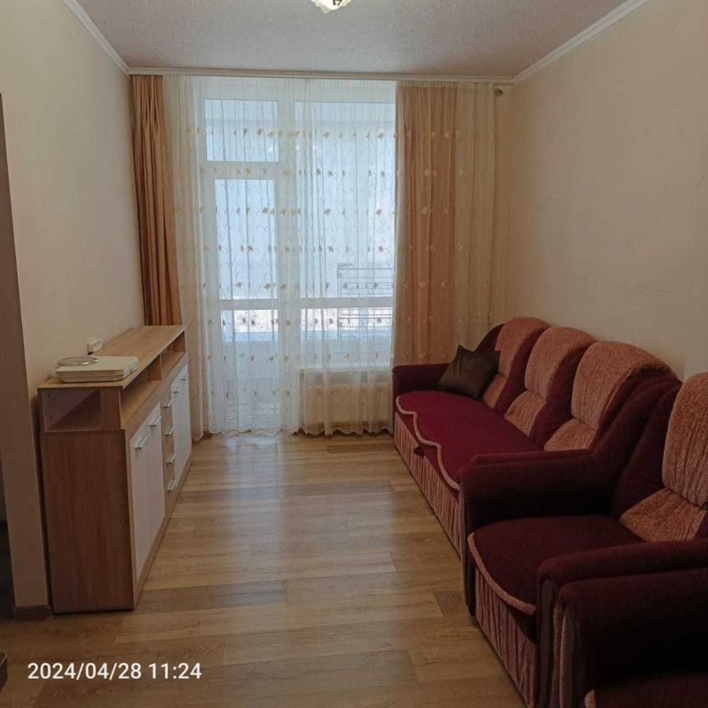 Long term rent 3 bedroom-(s) apartment Kakhovska Street 60