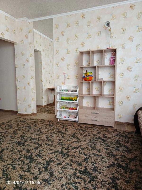 Long term rent 3 bedroom-(s) apartment Kakhovska Street 60
