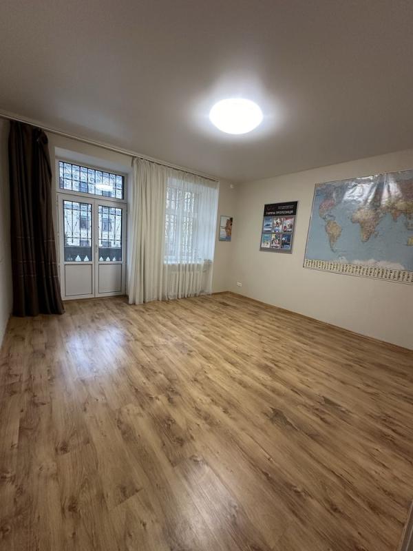 Long term rent 2 bedroom-(s) apartment Pyrohova Street 2