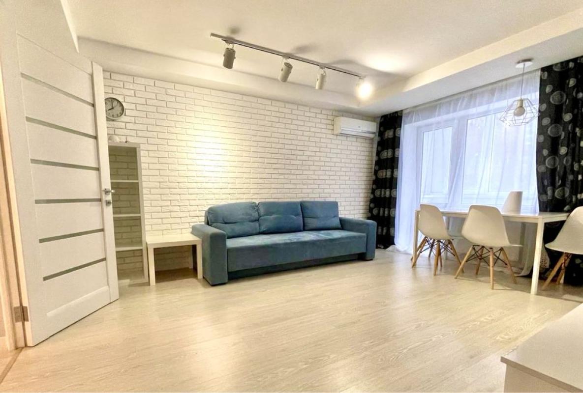Long term rent 2 bedroom-(s) apartment Vasylia Tiutiunnyka Street (Anri Barbiusa Street) 49