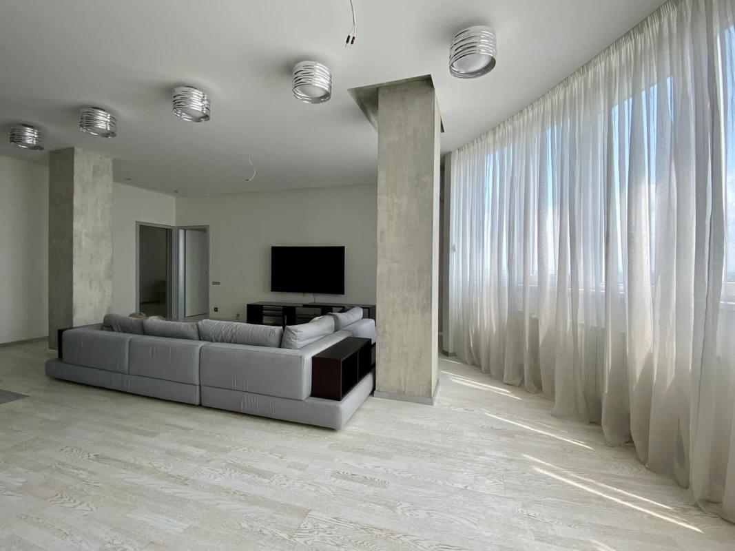 Sale 2 bedroom-(s) apartment 104 sq. m., Olimpiyska Street 10б