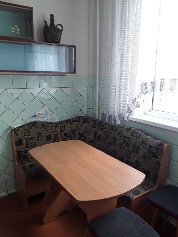 Long term rent 4 bedroom-(s) apartment Fesenkivskyi Entrance 12