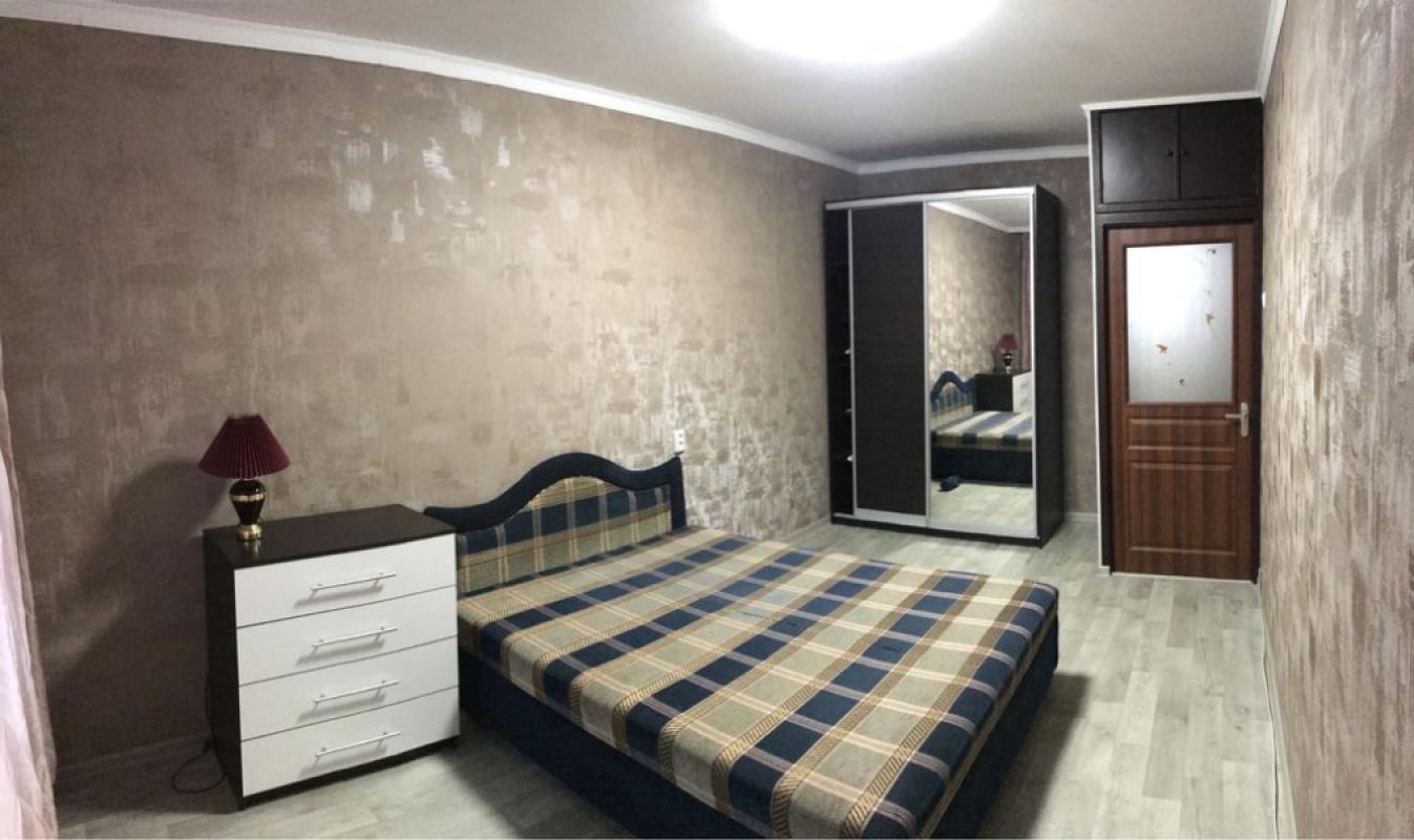 Долгосрочная аренда 2 комнатной квартиры Гвардейцев-Широнинцев ул. 58
