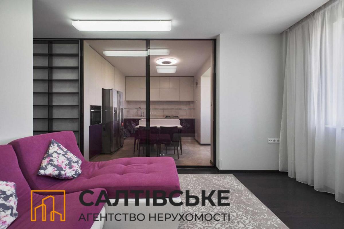 Продаж 3 кімнатної квартири 100 кв. м, Дружби Народів вул. 238а