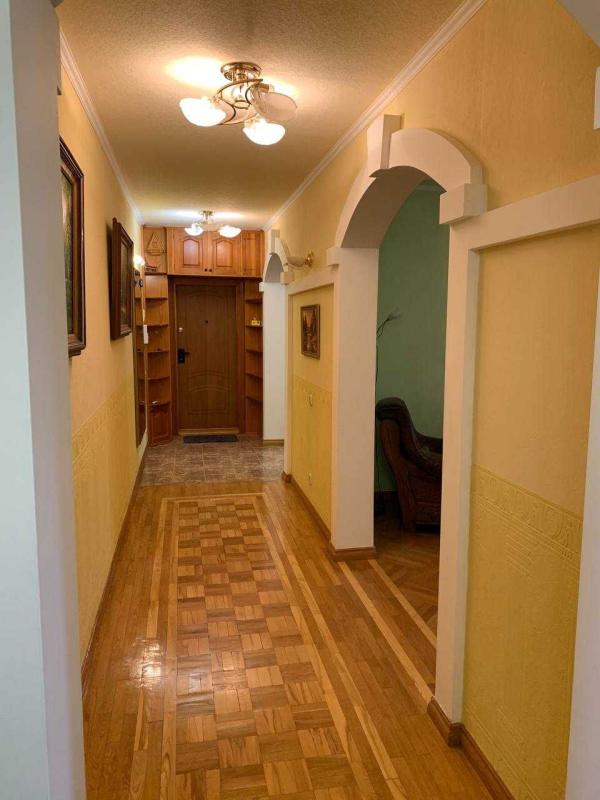 Long term rent 3 bedroom-(s) apartment Borysa Hmyri Street 1/2