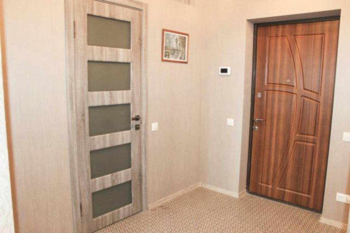 Long term rent 1 bedroom-(s) apartment Heroiv Pratsi Street 32г