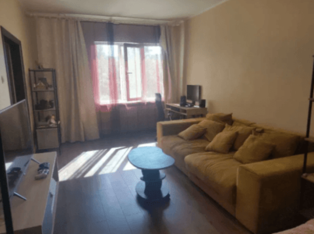 Long term rent 1 bedroom-(s) apartment Akademika Pavlova Street 142б