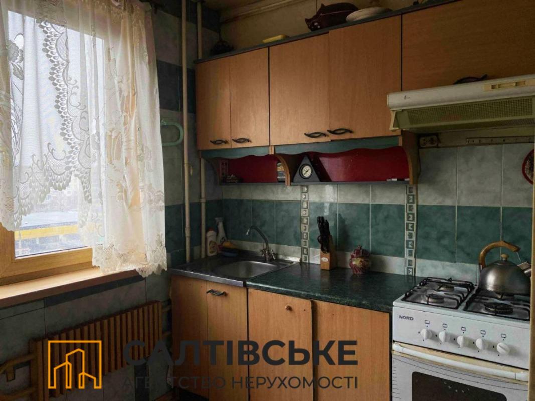 Sale 4 bedroom-(s) apartment 69 sq. m., Hvardiytsiv-Shyronintsiv Street 62
