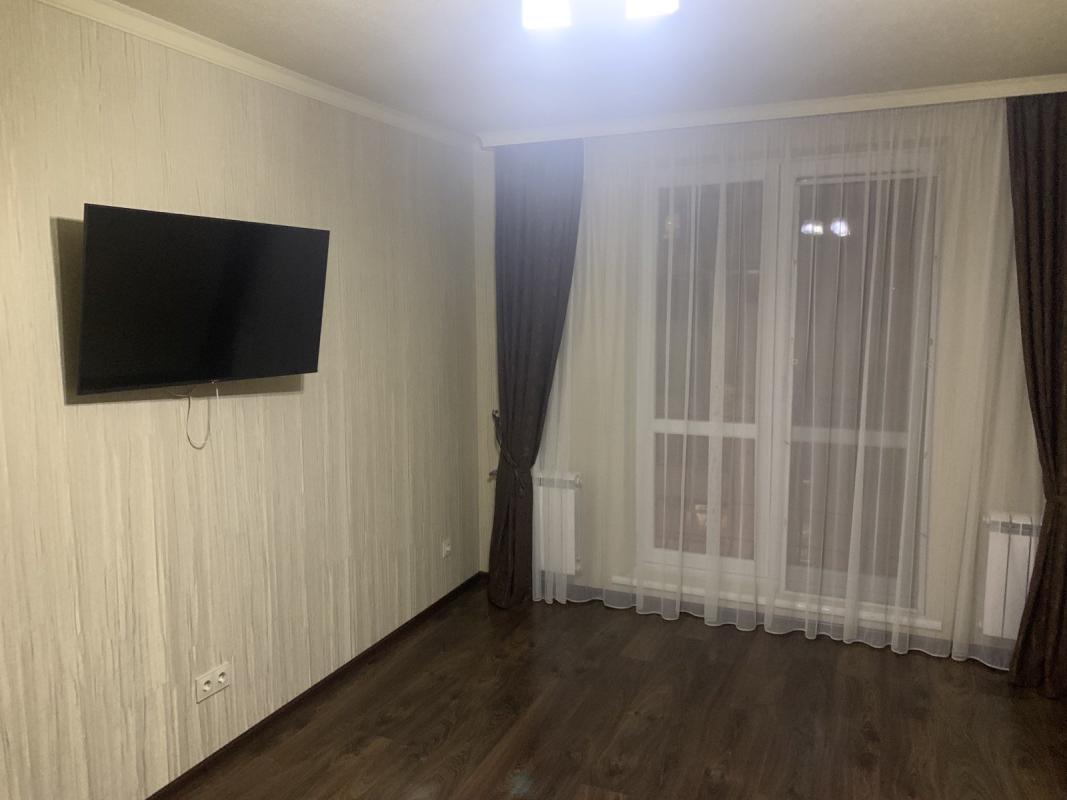 Long term rent 2 bedroom-(s) apartment Heroiv Kharkova Avenue (Moskovskyi Avenue) 131в