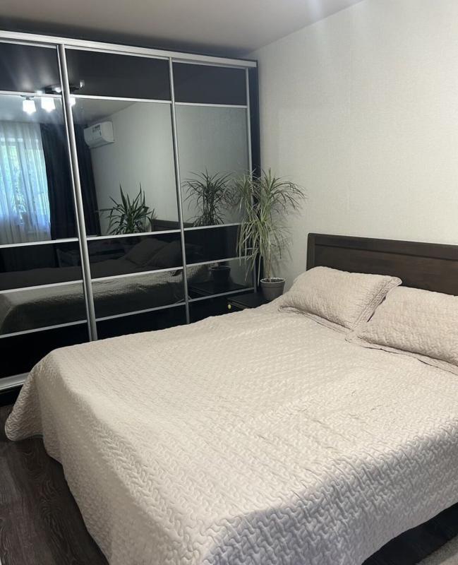 Sale 2 bedroom-(s) apartment 46 sq. m., Stadionnyi Pass 4/1