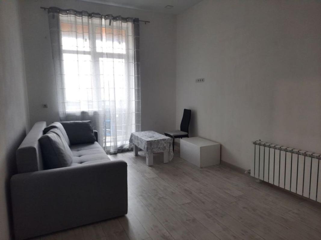 Long term rent 2 bedroom-(s) apartment Illinska Street