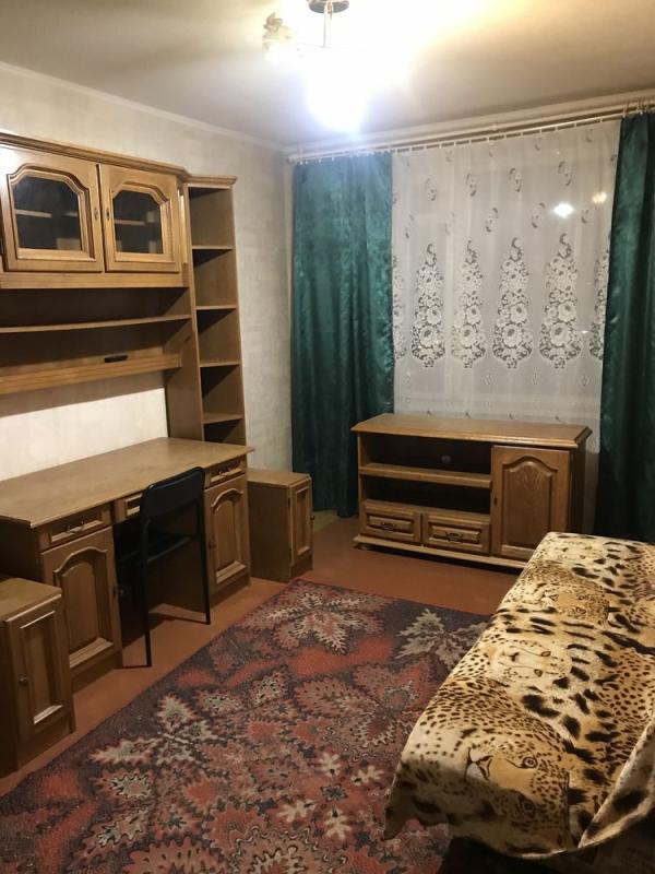 Long term rent 3 bedroom-(s) apartment Liudviga Svobody Avenue 40