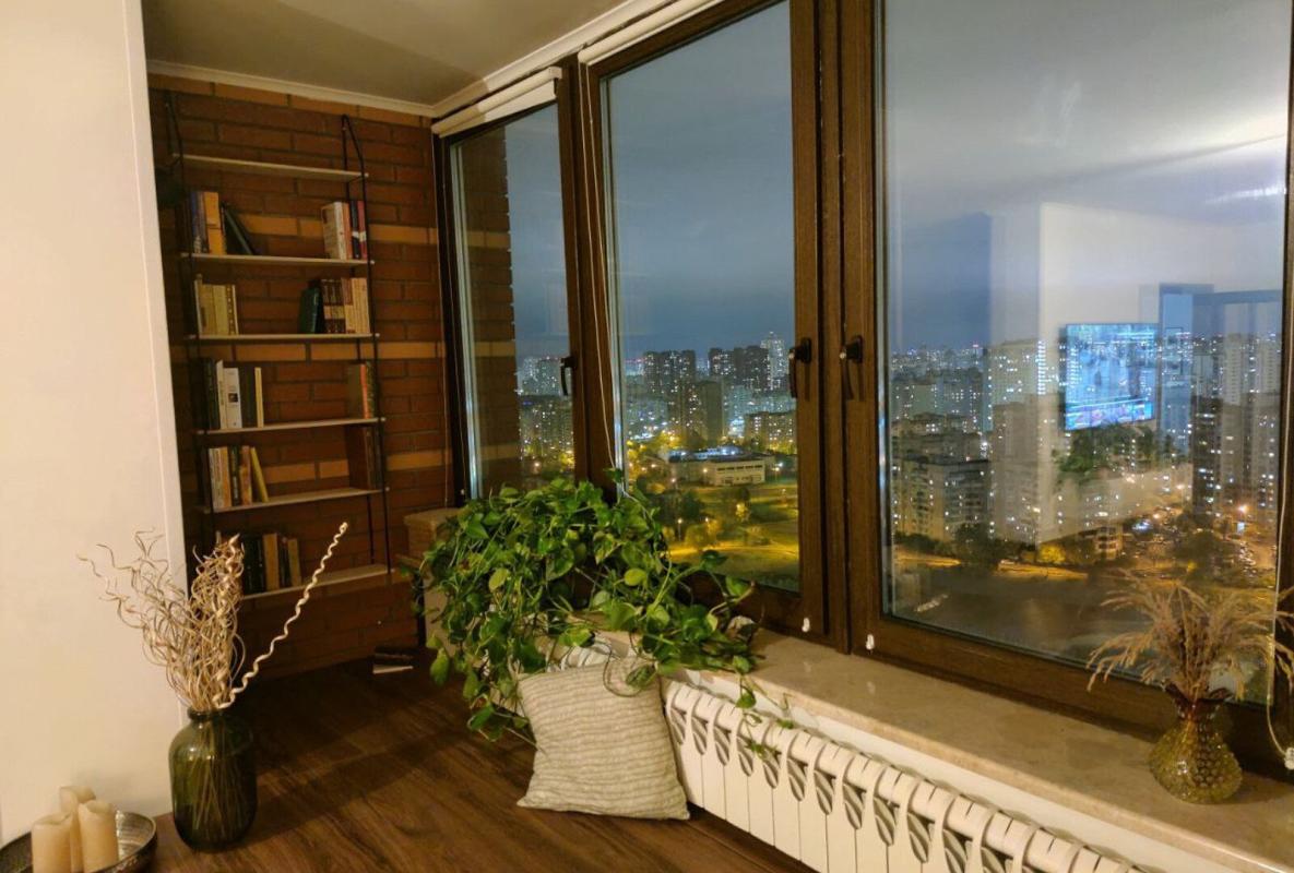 Sale 3 bedroom-(s) apartment 122 sq. m., Revutskoho Street 9