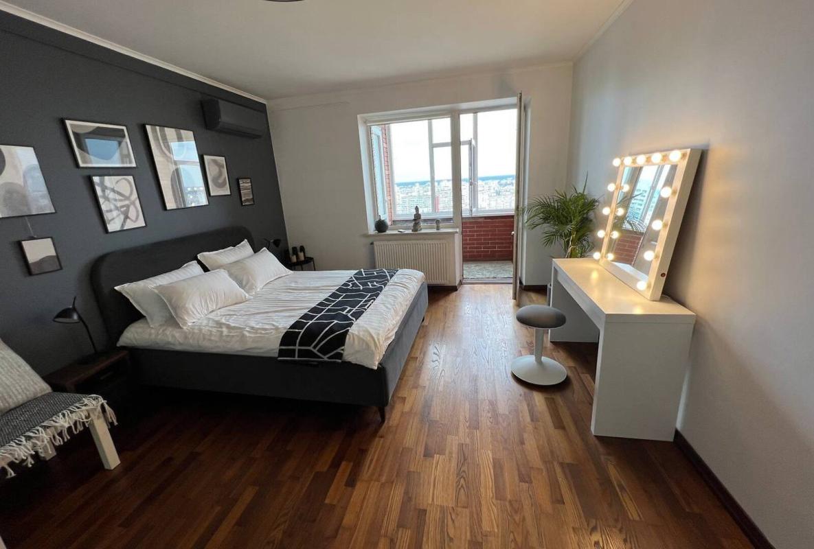 Sale 3 bedroom-(s) apartment 122 sq. m., Revutskoho Street 9