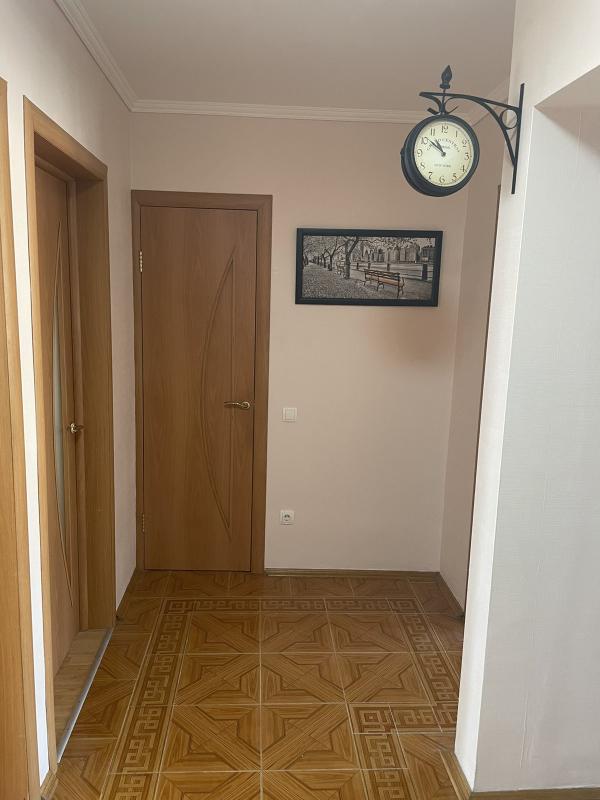 Довгострокова оренда 3 кімнатної квартири Приозерна вул. 2б