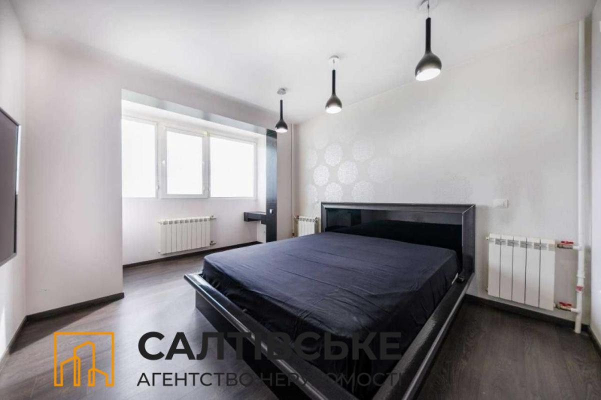 Продаж 4 кімнатної квартири 88 кв. м, Сонячна вул. 1