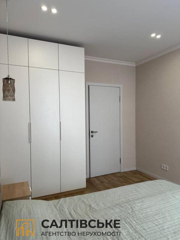 Продаж 2 кімнатної квартири 56 кв. м, Козакевича вул. 27