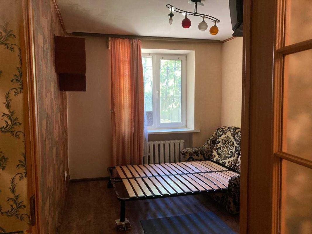 Long term rent 3 bedroom-(s) apartment Kopernyka Street 16