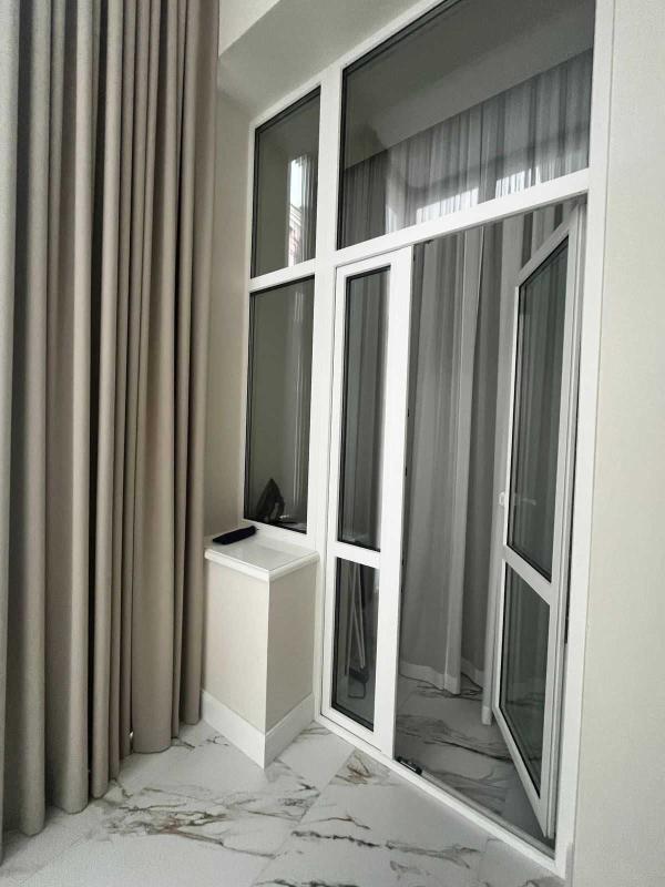 Long term rent 3 bedroom-(s) apartment Arkhitektora Horodetskoho Street 13