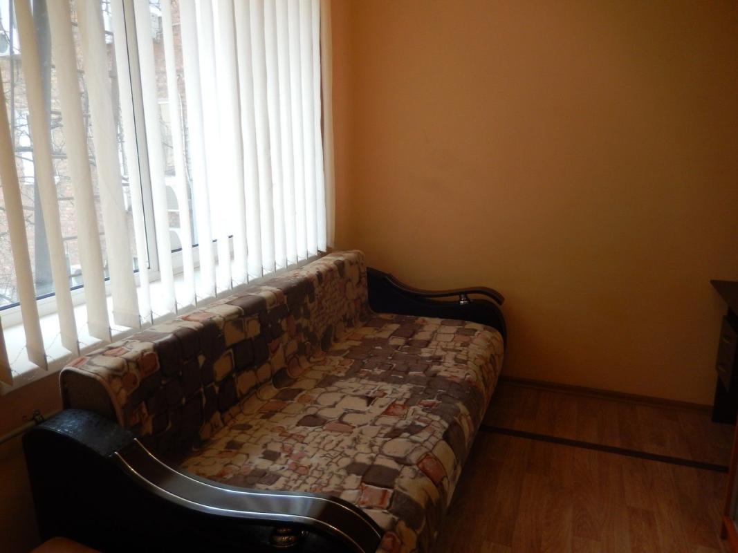 Long term rent 1 bedroom-(s) apartment Darvina Street 20