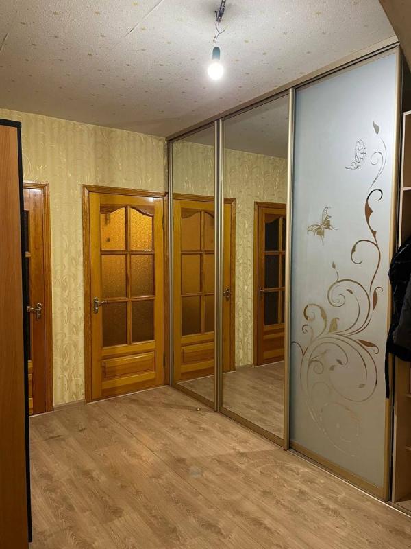Sale 3 bedroom-(s) apartment 70 sq. m., Polyova Street 10
