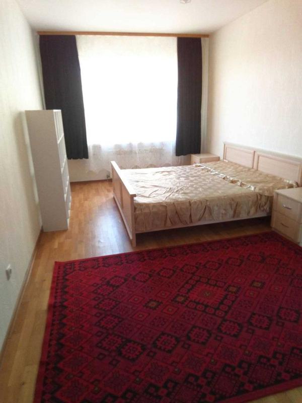 Long term rent 3 bedroom-(s) apartment Yelyzavety Chavdar Street 4