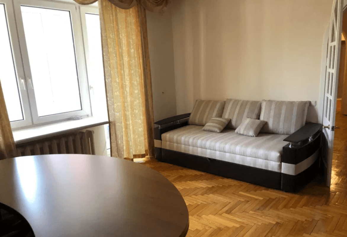 Долгосрочная аренда 4 комнатной квартиры Тургеневская ул. 52-58