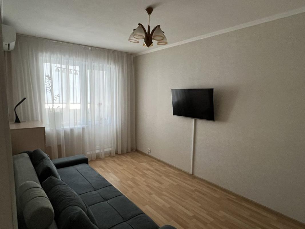 Long term rent 1 bedroom-(s) apartment Petra Hryhorenka Avenue 25б