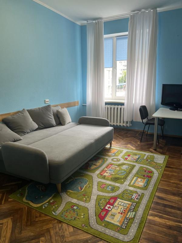 Long term rent 3 bedroom-(s) apartment Mykoly Mikhnovskoho Boulevard (Druzhby Narodiv Boulevard) 18/7
