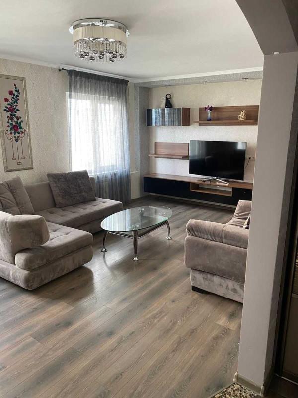 Долгосрочная аренда 3 комнатной квартиры Харьковское шоссе 56