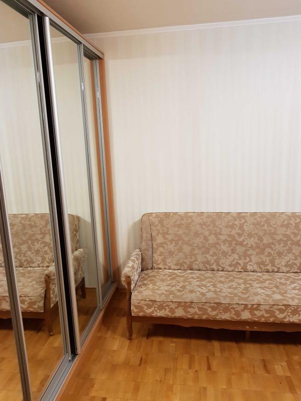 Long term rent 1 bedroom-(s) apartment Viacheslava Chornovola Street 12