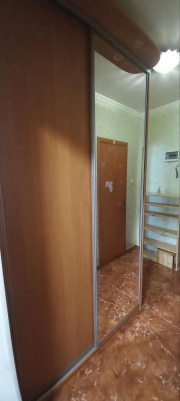 Довгострокова оренда 1 кімнатної квартири Прирічна вул. 27В