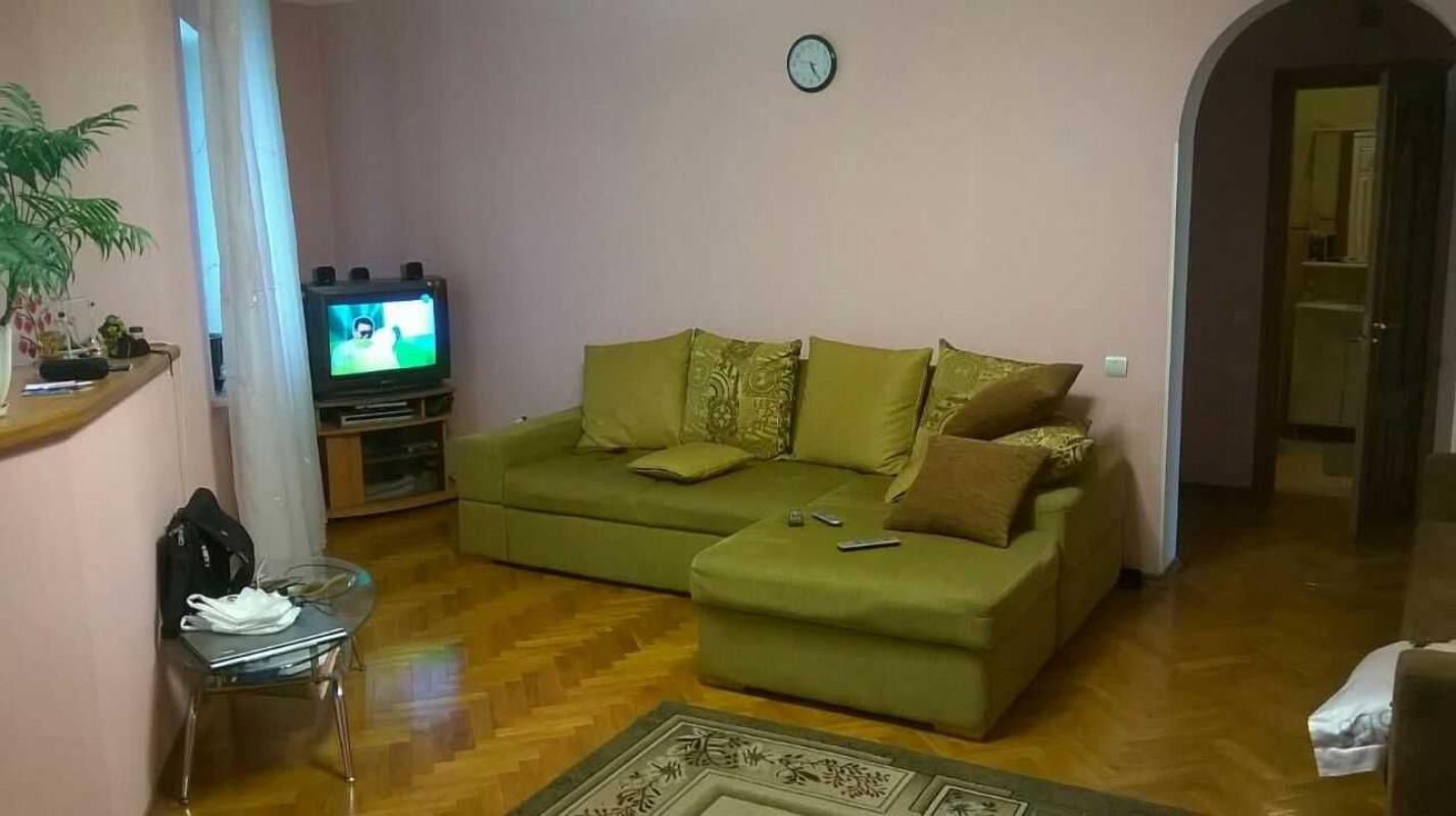 Долгосрочная аренда 3 комнатной квартиры Драгоманова ул. 31б