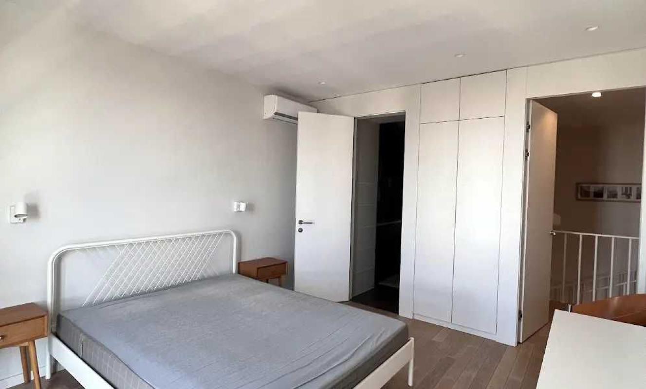 Long term rent 4 bedroom-(s) apartment Zolotoustivska Street 34
