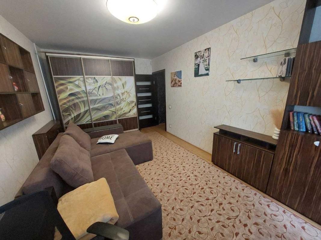 Продаж 3 кімнатної квартири 62 кв. м, Ювілейний просп. 40а