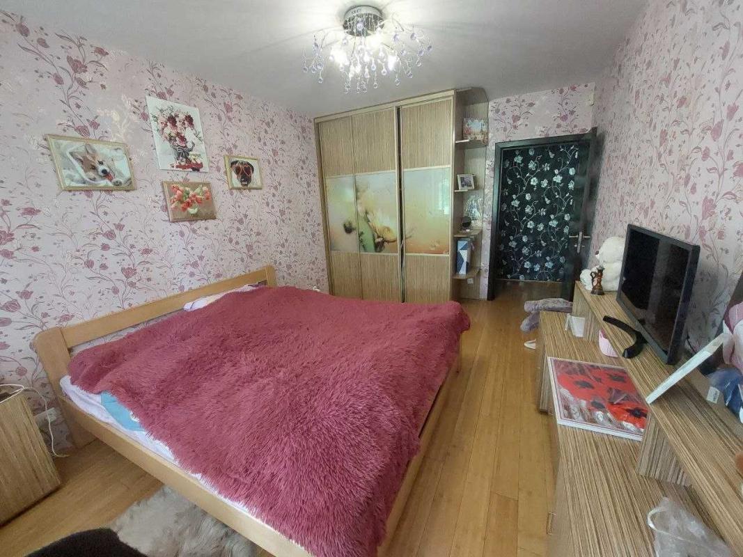 Продаж 3 кімнатної квартири 62 кв. м, Ювілейний просп. 40а