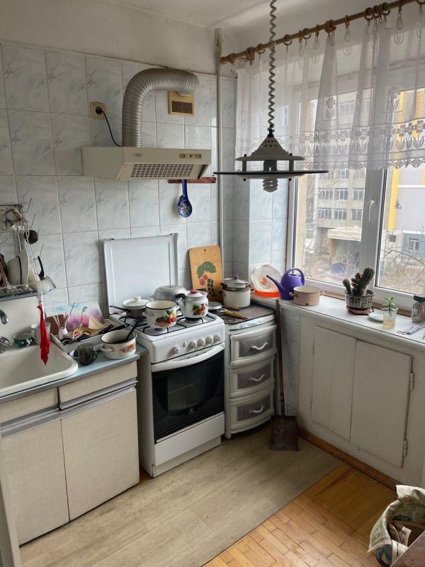 Продаж 3 кімнатної квартири 60 кв. м, 23-го Серпня вул. 6