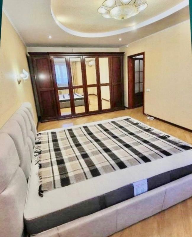 Sale 3 bedroom-(s) apartment 112 sq. m., Heroiv Kharkova Avenue (Moskovskyi Avenue) 128