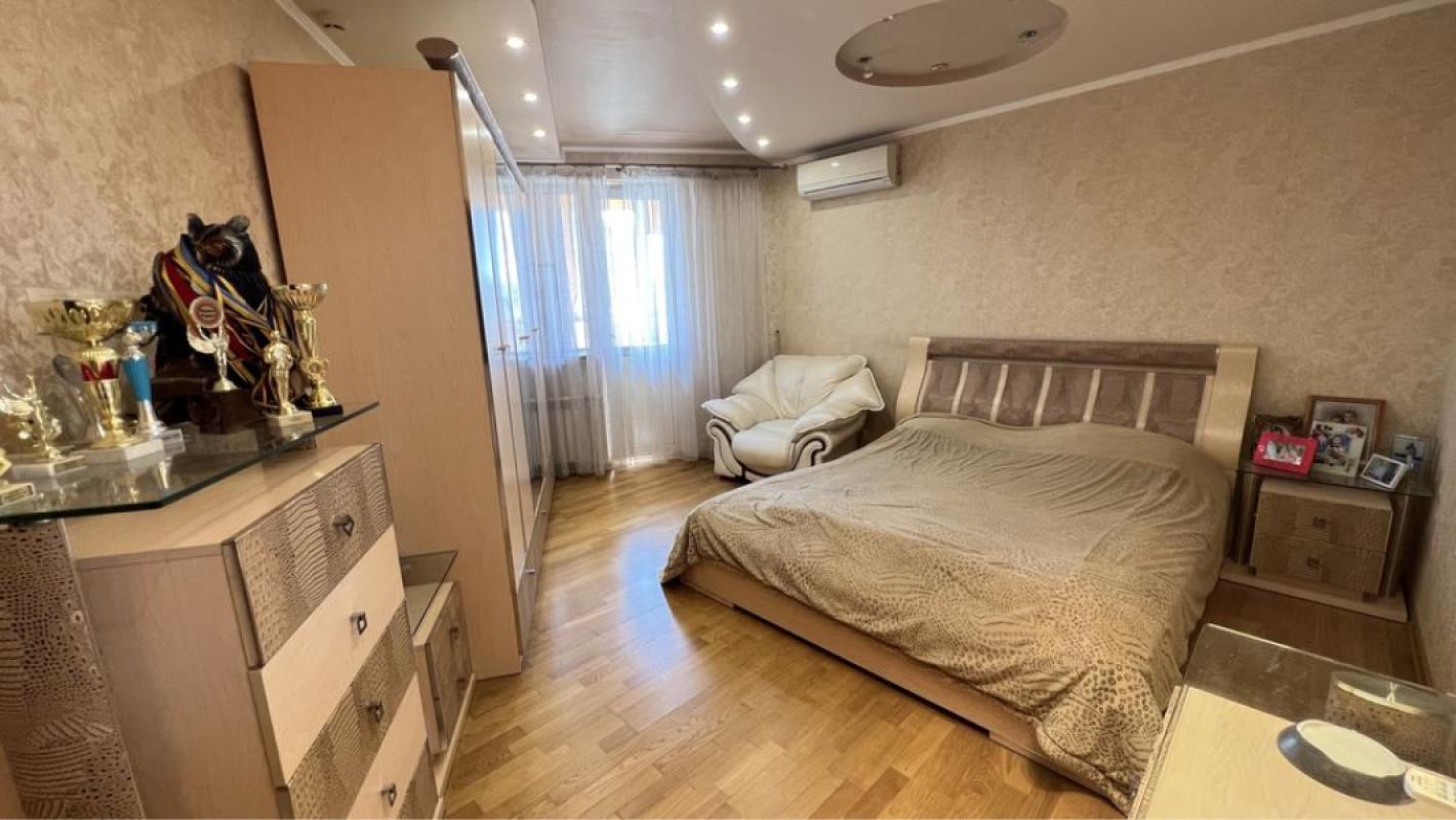 Sale 2 bedroom-(s) apartment 81 sq. m., Kniazhyi Zaton Street 21