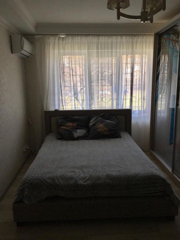 Long term rent 2 bedroom-(s) apartment Hryhoriya Chuprynky street (Chudnovskoho Street) 7а