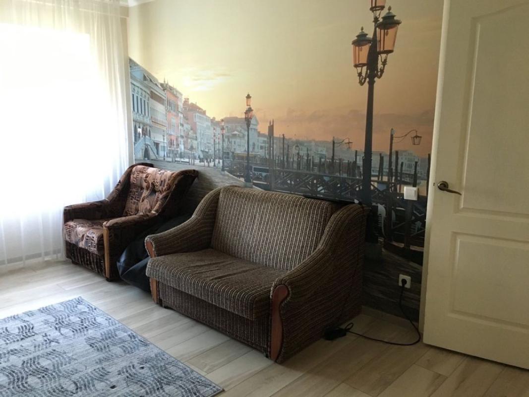 Long term rent 2 bedroom-(s) apartment Hryhoriya Chuprynky street (Chudnovskoho Street) 7а