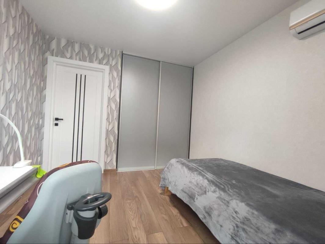 Long term rent 2 bedroom-(s) apartment Mykoly Khvylovoho street 3А