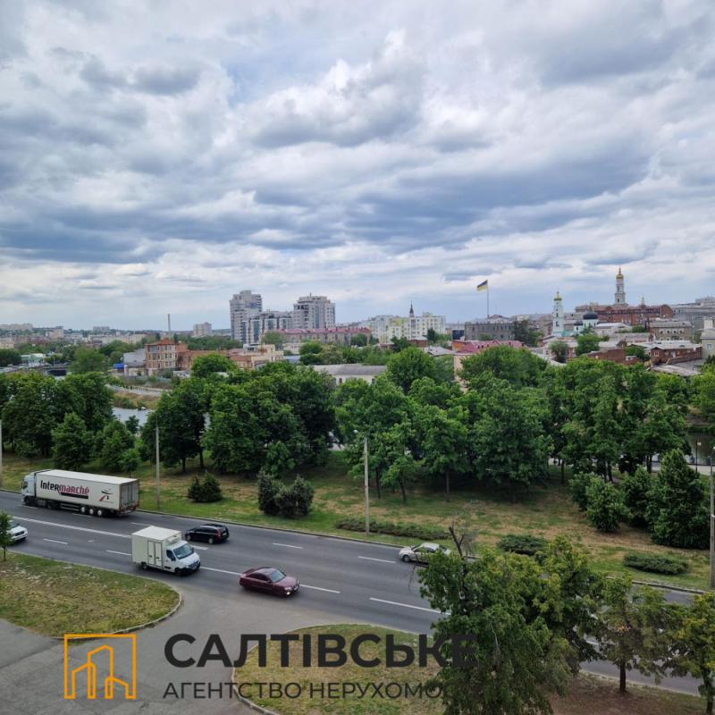 Продаж 3 кімнатної квартири 58 кв. м, Гімназійна набережна (Червоношкільна набережна) 22