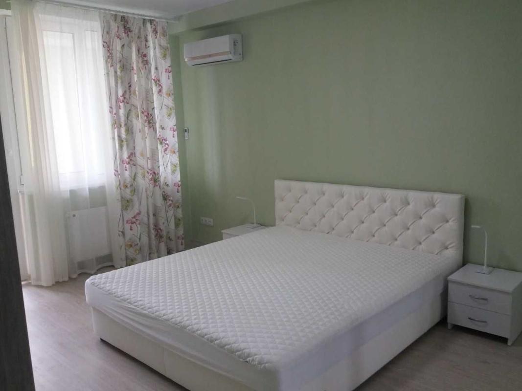 Long term rent 2 bedroom-(s) apartment Holosiivskyi Avenue (40-richchia Zhovtnia Avenue) 95а