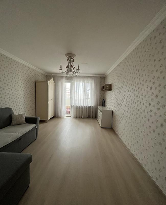 Продаж 1 кімнатної квартири 39 кв. м, Драгоманова вул. 18